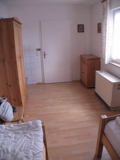 Blick vom Bett zum Eingang